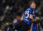 九游体育官网-关于洛杉矶湖人训练开放日，赛前更衣室发声引欢呼，意大利杯在即，球队文化再被提及的信息