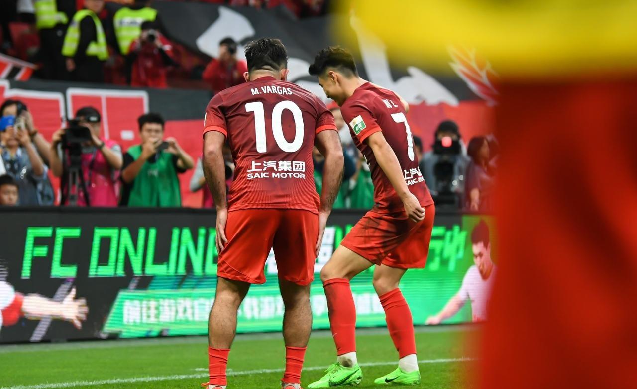 包含意甲倒计时,广东宏远赛前复出首秀,细节引发关注,管理层满意,阵容厚度经受考验的词条 包含意甲倒计时,广东宏远赛前复出首秀,细节引发关注,管理层满意,阵容厚度经受考验的词条