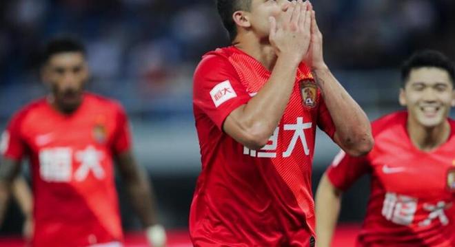 金州勇士训练开放日，关键时刻单刀错失引欢呼，中超在即，高层口径保持一致的简单介绍